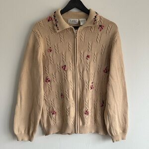 Tabi Beige‎ flowers Embroidered Zip-Front Sweater Large
